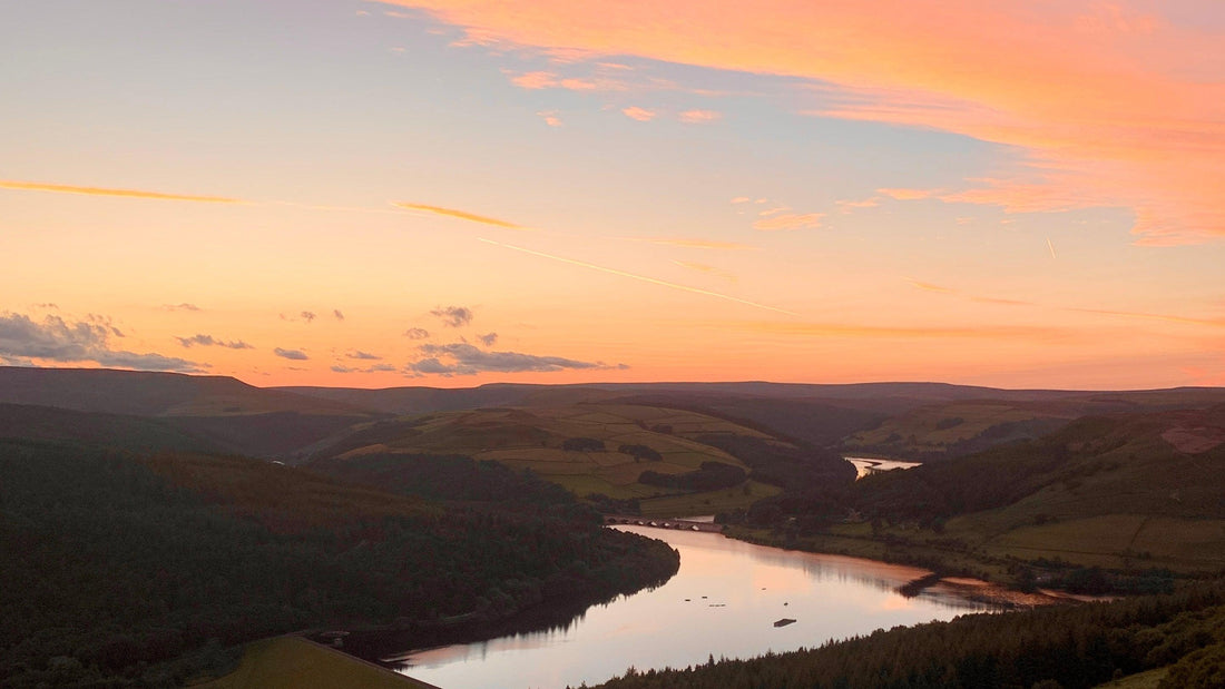 10 of the BEST Views in the Peak District - Millstones & Moor